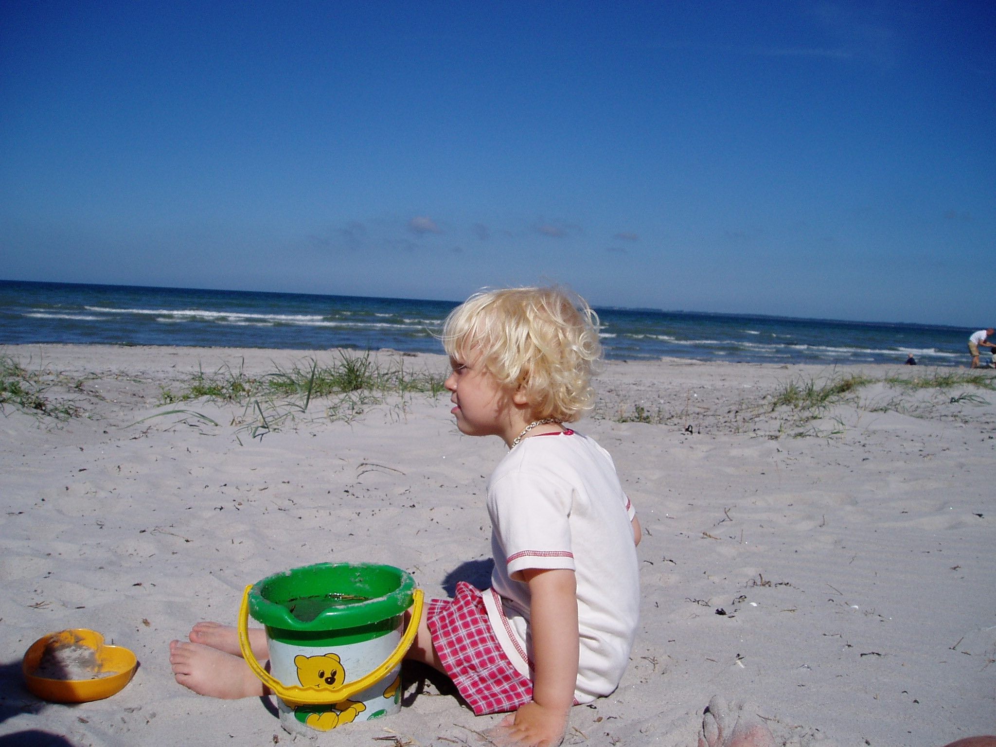 Gudmindrup strand er en yderst børnevenlig strand med lav vande og hvid sandstrand